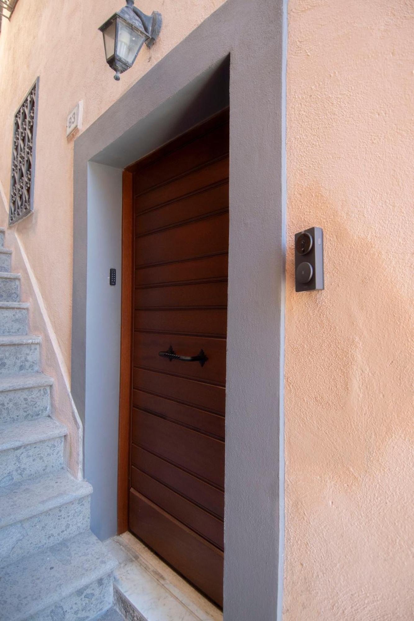 Finestra Sul Borgo Apartment เตรวินญาโน โรมาโน ภายนอก รูปภาพ